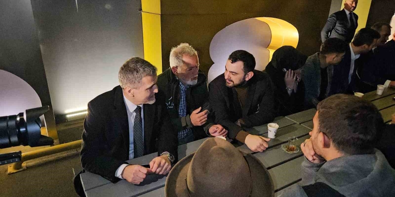 At üstünde Hacca giden Endülüslü Müslümanlar iftarlarını İstanbul’da açtı