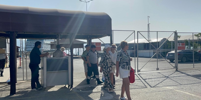 Lüks kruvaziyer 867 yolcu ve 469 mürettebatıyla Alanya’ya demirledi