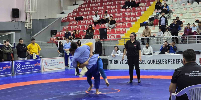 Yozgat’ta 27 ilden 580 sporcunun yarışacağı şampiyona başladı