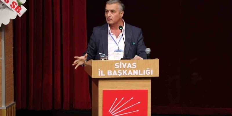 Sivas CHP İl Kongresi’nde "etek" krizi