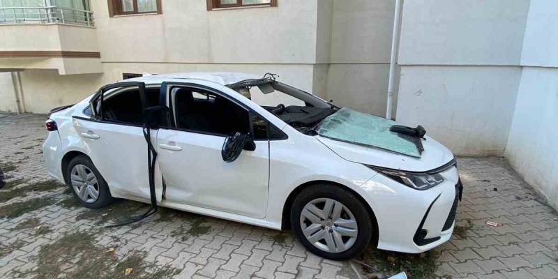 Aracın içinde çakmak gazı tüpü patladı: 1 çocuk yaralı