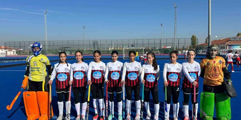 Ege Yıldızları Kadın Hokey Takımı Muğla’ya üçüncülükle döndü