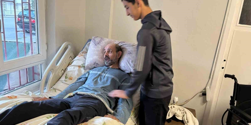 Polis memuru Şahin, yardıma muhtaç ailenin ihtiyaçlarını karşılıyor