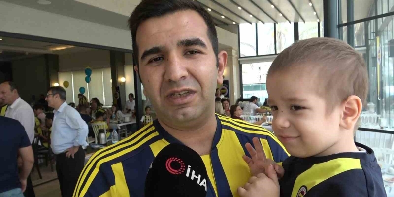 Sarı lacivertli balonlar kanseri yenen Fenerbahçeli Tamer Talha için gökyüzüne bırakıldı
