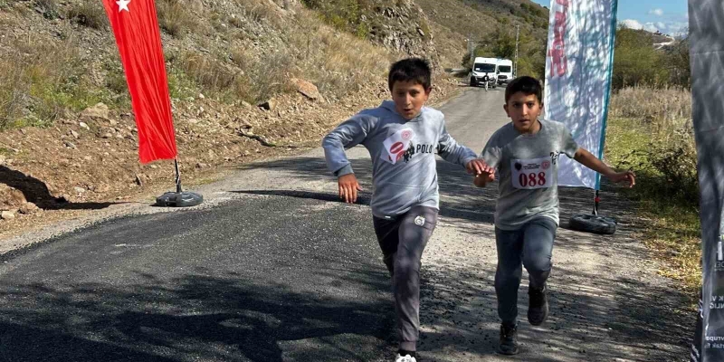 Ardahan’ın koşan yıldızları Posof’ta parladı