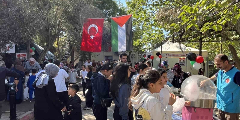 Gazze için İzmir’de "Hayır çarşısı" kuruldu