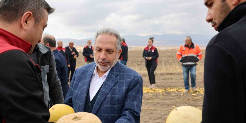 Türkiye Birincisi olan Talaslı çiftçilere Başkan Yalçın’dan tebrik