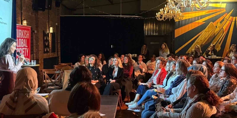 MomTalks, ilk yurt dışı etkinliğini Londra’da gerçekleştirdi