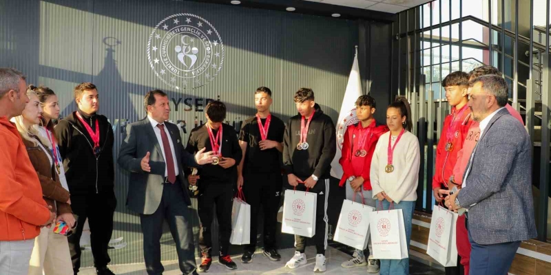 Şampiyon Paten takımından ziyaret
