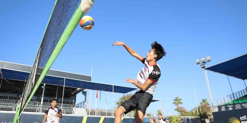 Moğolistan U16 plaj voleybolu milli takımı Alanya’da kampa girdi