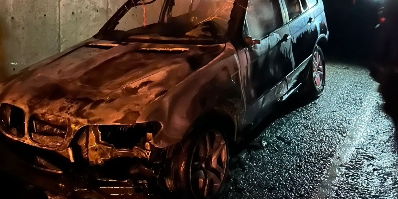 Sinop’ta yabancı plakalı araç küle döndü