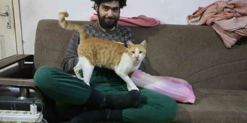 Depremin ardından eve kapanan genç sanal dünyaya bağımlı hale geldi