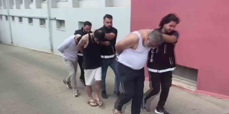 Adana’da 4 kilo metamfetamin yakalattılar, "Kahve içiyorduk" savunması yaptılar