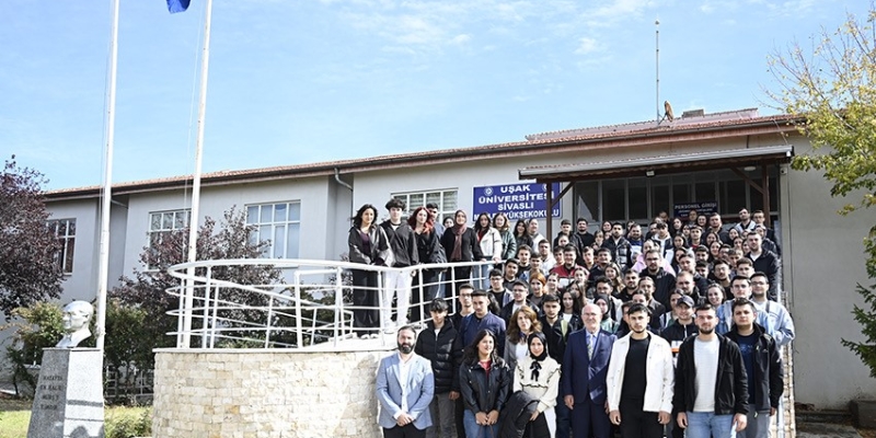 Rektör Savaş, Karahallı ve Sivaslı MYO’yu ziyaret etti