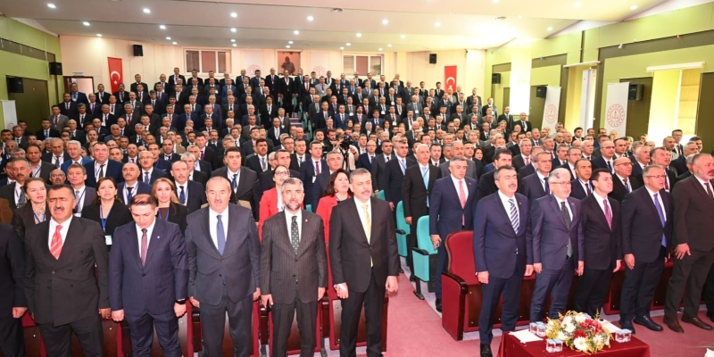 Bakan Tekin: "Biz büyük bir camiayız"