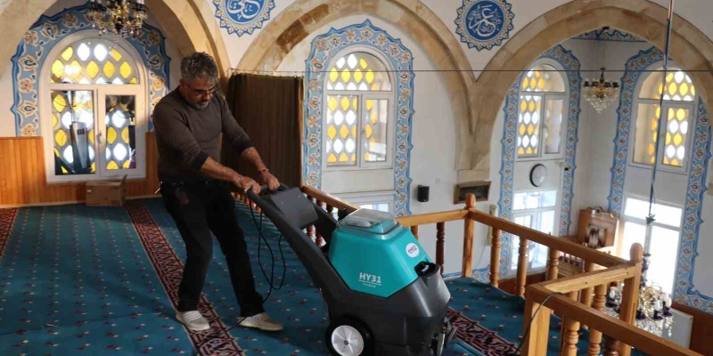 Belediyeden camilere örnek hizmet