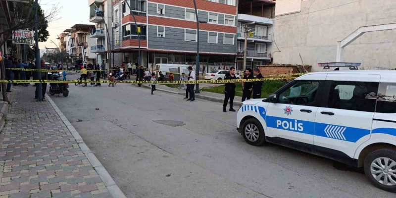 İzmir’de sokakta silahlı kavga: 1 yaralı