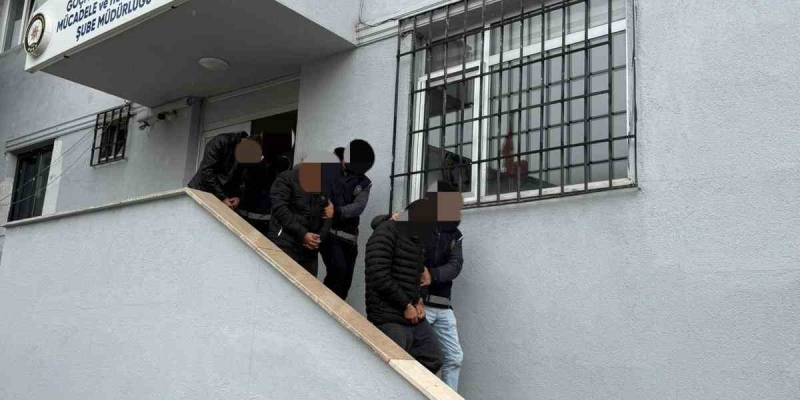Kaçak göçmenleri taşıyan organizatörler yakalandı: 3 tutuklama