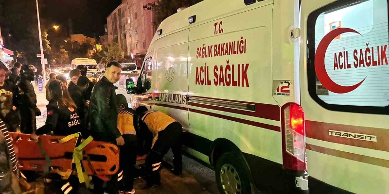 Balıkesir’de motosiklet yayaya çarptı: 2 yaralı