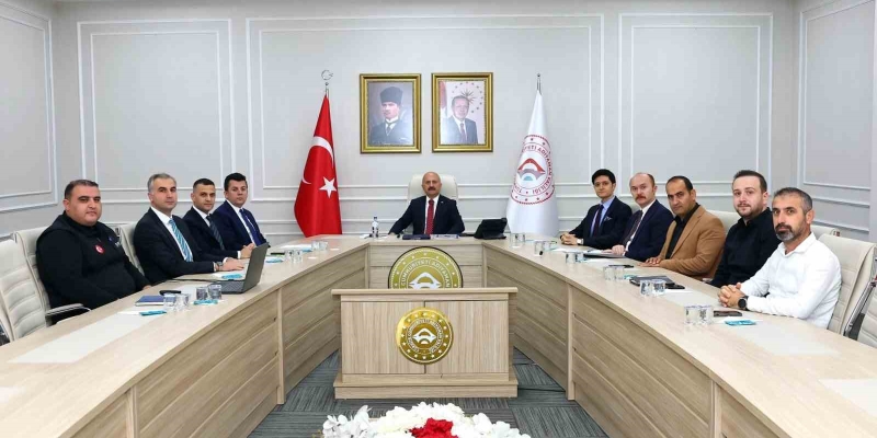 Vali yardımcıları değerlendirme toplantısı yapıldı
