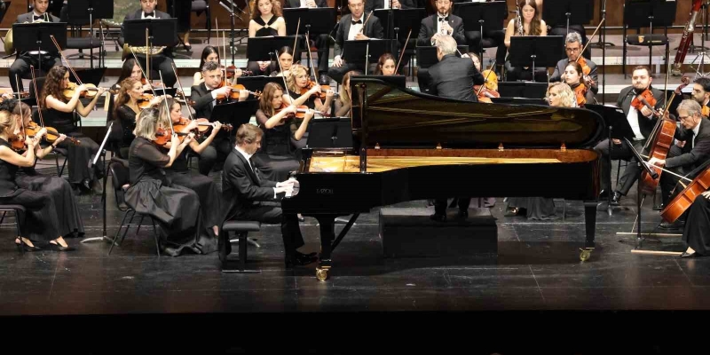 İstanbul Devlet Senfoni Orkestrası DenizBank Konserleri sanat sezonunu açtı