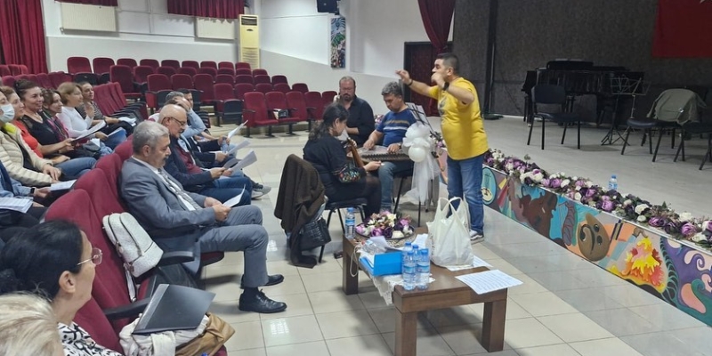 Efeler’de Türk Sanat Müziği Korosu yeni döneme başladı