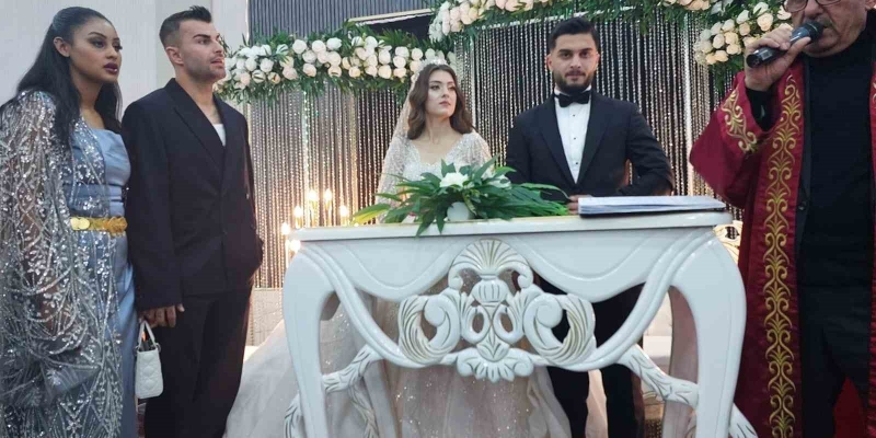Abdülkerim Bardakcı’dan, Şanlıurfa’da halay şov