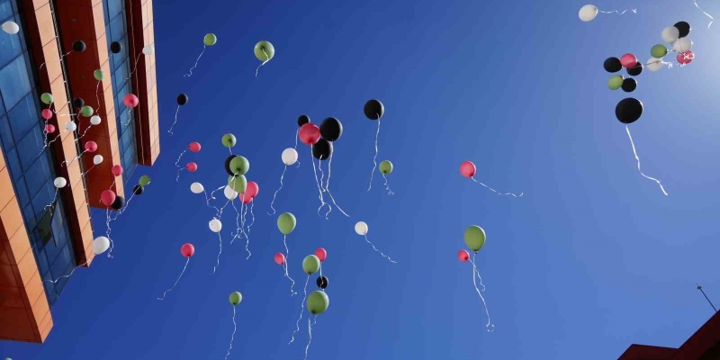 Gümüşhane’de Gazze için balonlar gökyüzüne bırakıldı