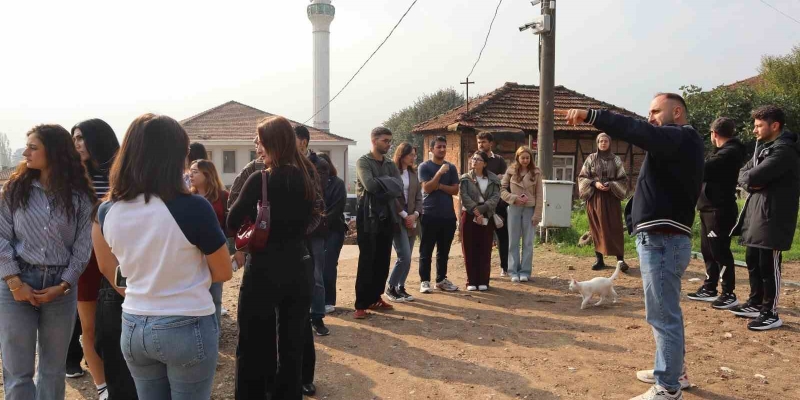 Üniversite öğrencilerine şehir turu düzenlendi