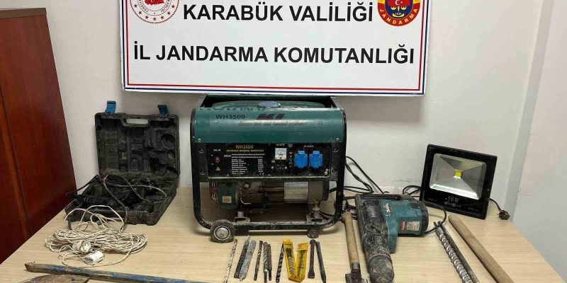 Karabük’te kaçak kazı yapan 4 kişi suçüstü yakalandı