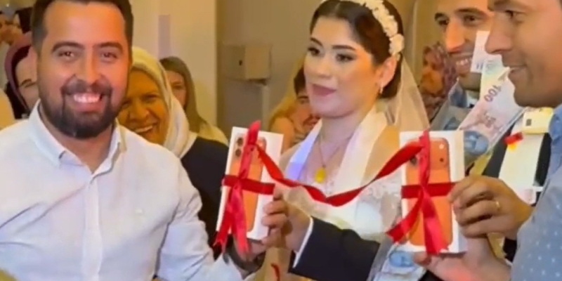 Manisa’da gelin ve damada sürpriz düğün hediyesi