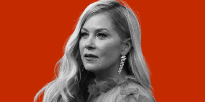 Christina Applegate Babasının Ölüm Haberini Duyurdu