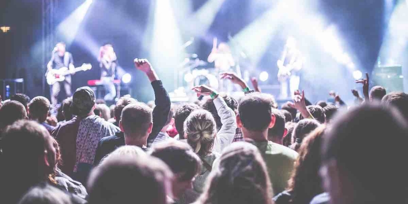 One Direction Konserinde Çok Bağırmaktan Ciğerleri Söküldü