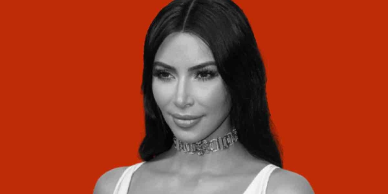 New York'ta Kim Kardashian'ın 18 Metre Büyüklüğünde Şişme Bebeği Sergileniyor