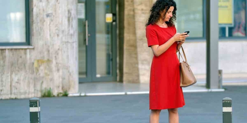 2025 İlkbahar Yaz Modasında Hangi Renkler Moda Biliyor Musunuz?