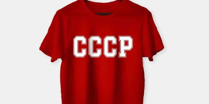 Rusya Dışişleri Bakanı Lavrov'un CCCP Tişörtü Dünyada Moda Oldu