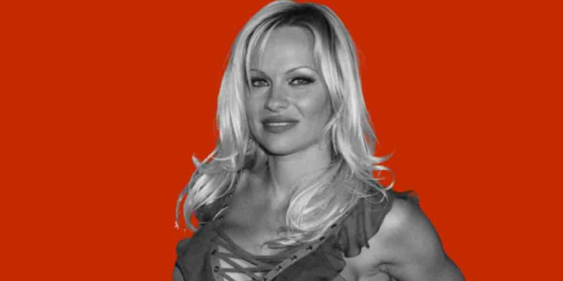 5 Kez Evlenen Pamela Anderson Yeniden Aşık Oldu