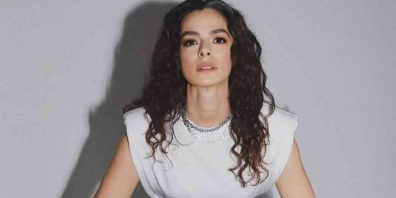 Özge Özpirinçci Sessizliğini Sosyal Medyada Bozdu