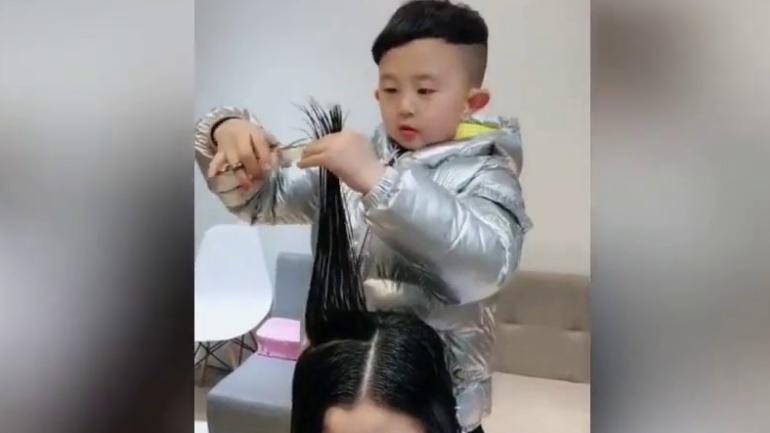 6 Years Old Hairdresser